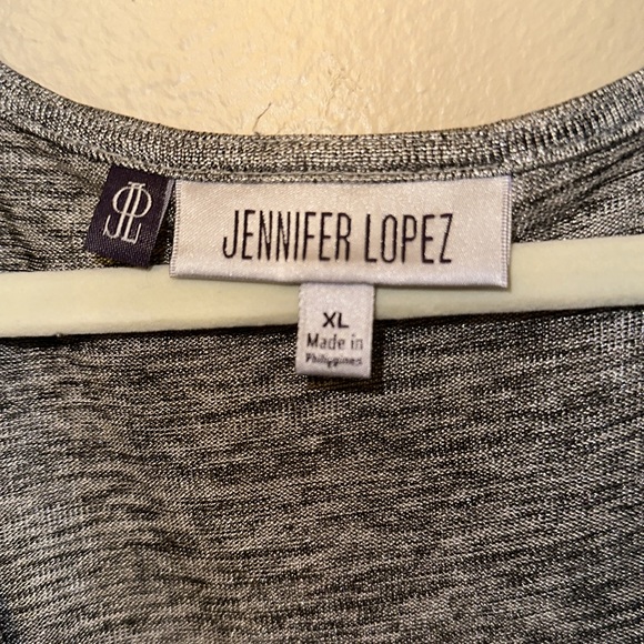 Jennifer Lopez Top 🎉 - Picture 2 of 3